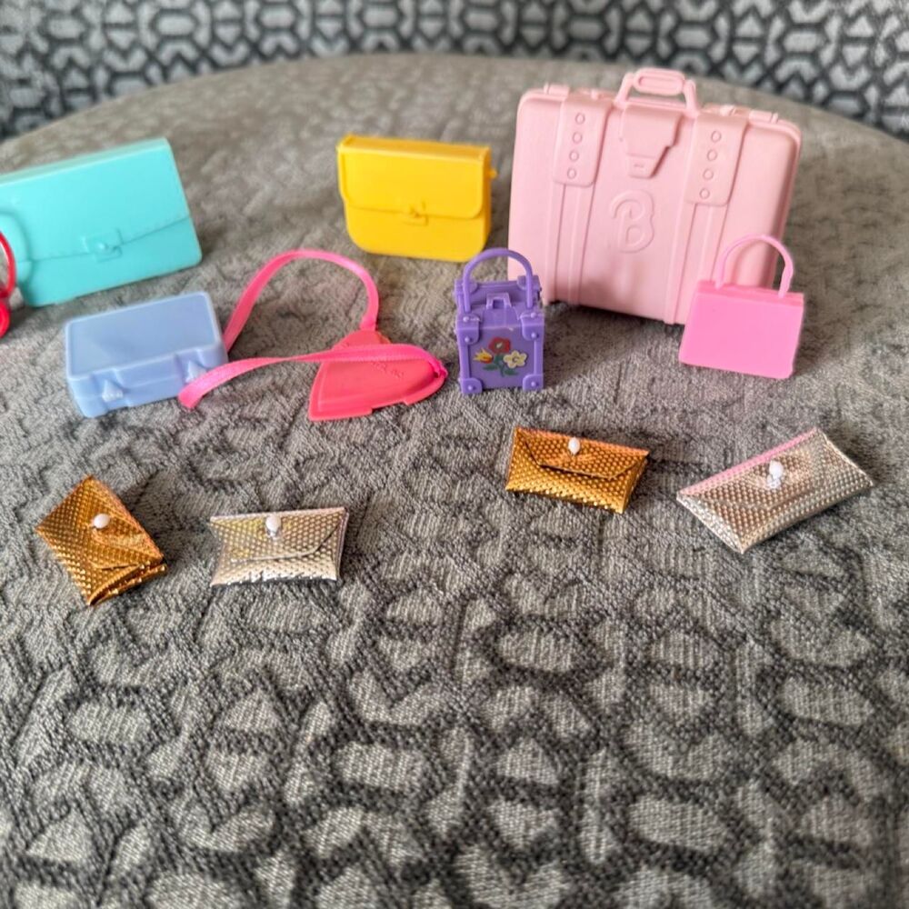 Barbie Multi Dolls-accessories